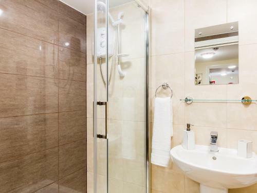 Stayford Apartments, Meriden - Near Nec