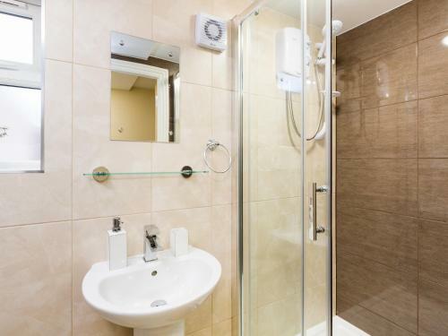 Stayford Apartments, Meriden - Near Nec