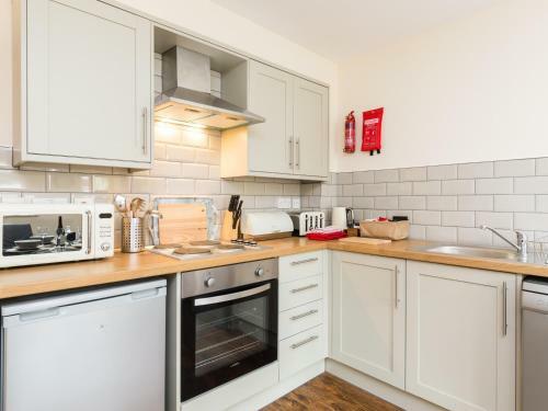 Stayford Apartments, Meriden - Near Nec
