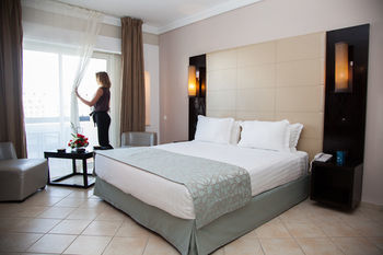 Hotel Atlas Marina Beach Suites & Spa