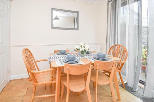 Contractor Accommodation- Central Mk Location Spacious Garden Fast Wifi Parking
