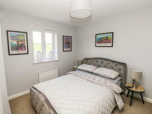 10 Belfrey Close