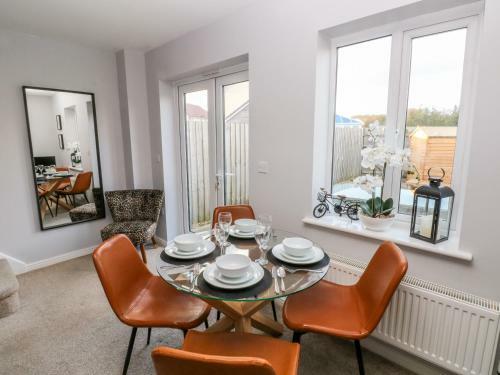 10 Belfrey Close