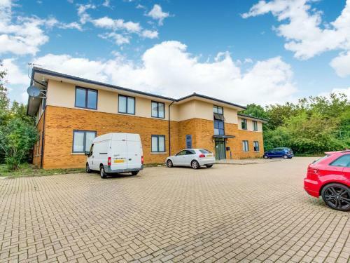 Delightful Apartment In Milton Keynes Near Snozone