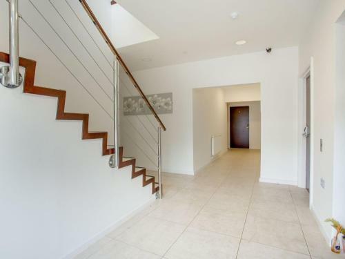 Delightful Apartment In Milton Keynes Near Snozone