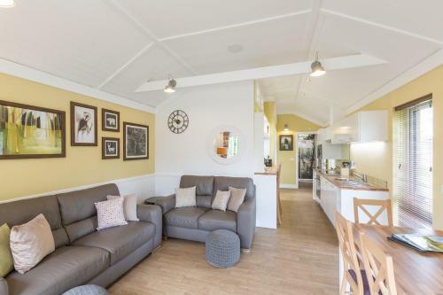 Squirrel Lodge 41 With Hot Tub Newton Stewart