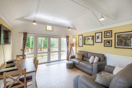 Squirrel Lodge 41 With Hot Tub Newton Stewart