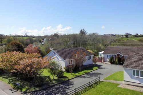 Modern 3-bed Bungalow In Moelfre - Private Garden!