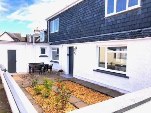 Beach Cottage Charming Cottage 2 Mins From The Beach