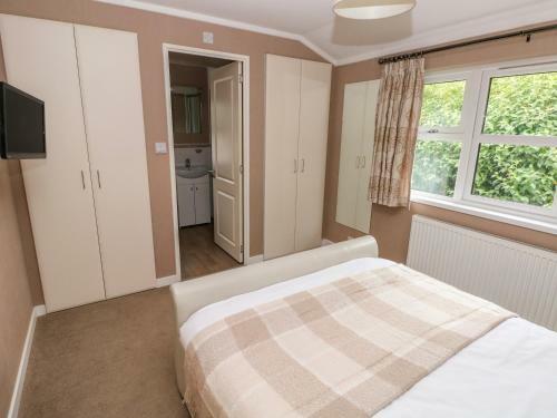 1 Hornbeam Lodge