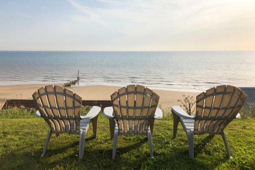 Mundesley Chateau Sleeps 12 With Wifi