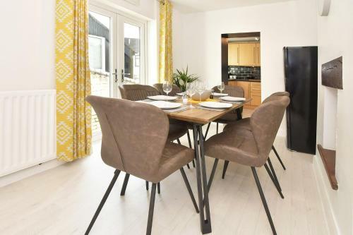 Middleton House - Spacious Entire Home For Groups & Workers