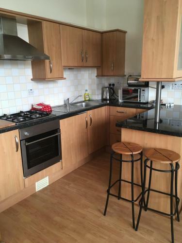 Jesmond Two Bedroom Apartment With Free Parking