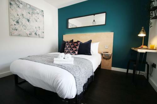 Aneurin House By Staybc