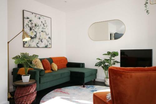 Aneurin House By Staybc
