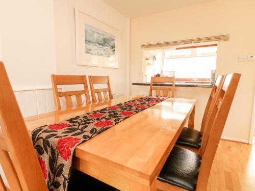 Porth Beach House