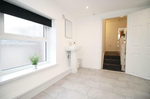St Woolos Lodge By Staybc