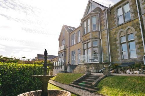 Tides - Luxury Sea Views Apartment