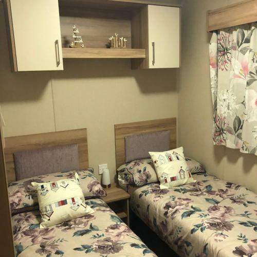 176 @newquay View - Families & Couples Only