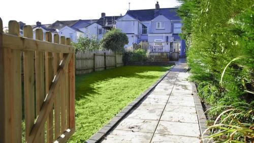Newton Road, Newton