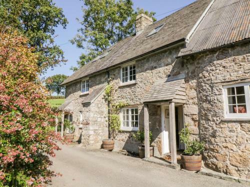 Cromlech Cottage