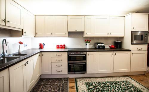 Cute And Cosy 4-bed Cottage In Newtonmore