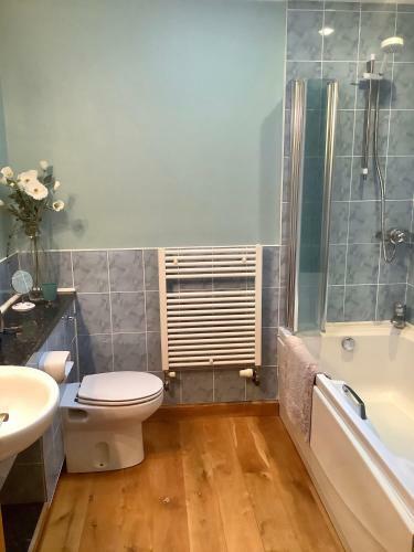 Cute And Cosy 4-bed Cottage In Newtonmore