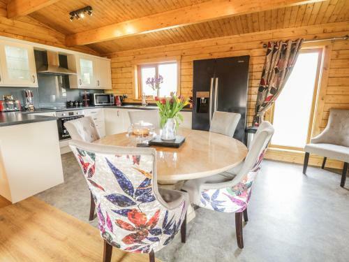 Manor Farm Lodges - Red Kite Lodge