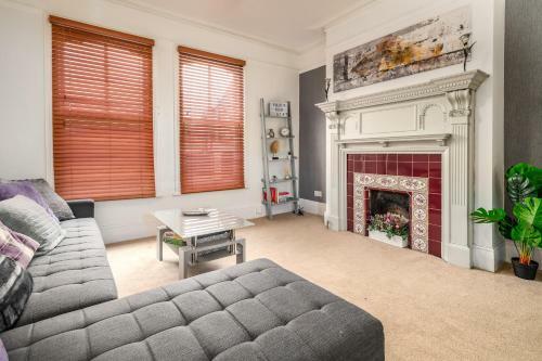 Spacious Contractor House For Large Groups - Private Parking By Comfy Workers