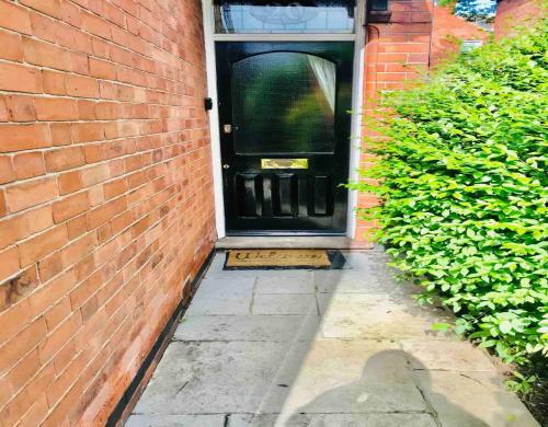 Nottingham Jireh Villa, City Center, Parking