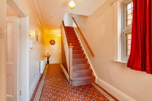 Nottingham Jireh Villa, City Center, Parking