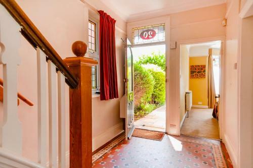 Nottingham Jireh Villa, City Center, Parking
