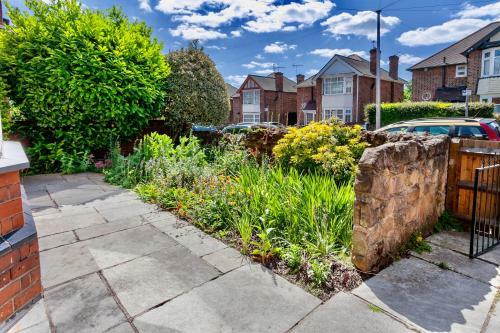 Nottingham Jireh Villa, City Center, Parking