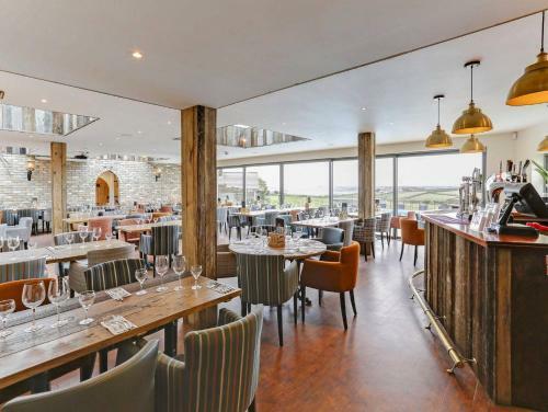 Hotel The Pickwick Inn & Oliver's Restaurant