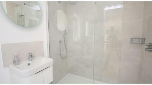 ? Luxury Oxford Apartment ? Sleeps 4, Free Parking