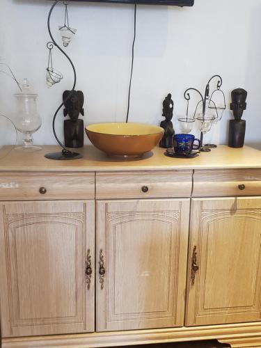 Stylish 3 Bed House With Garden Free Parking