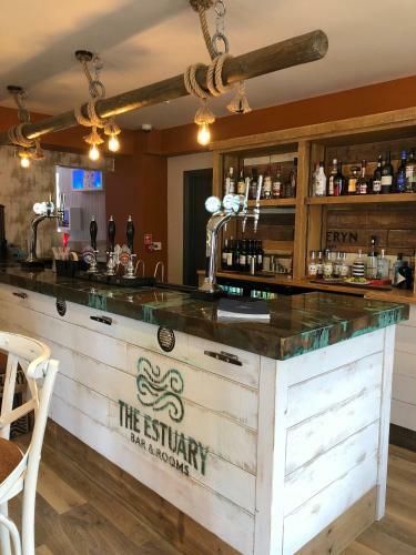 Bed & Breakfast The Estuary - A Bar With Rooms