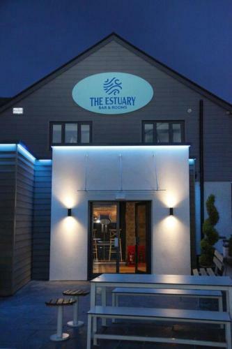 Bed & Breakfast The Estuary - A Bar With Rooms