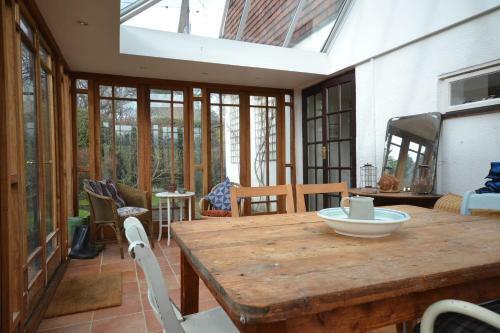 Downgate Villa, Petersfield