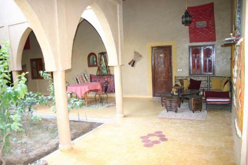 Bed & Breakfast Maison Merzouga Guest House