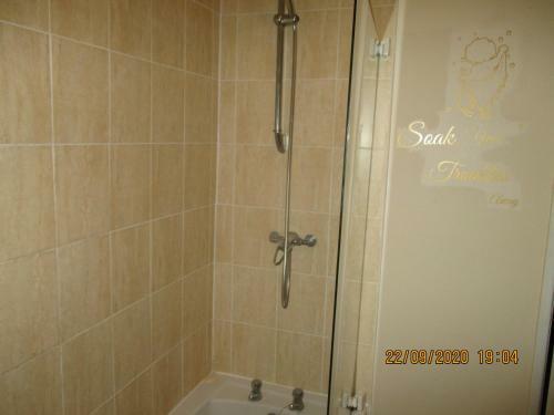 Impeccable 2-bed House In Rochdale
