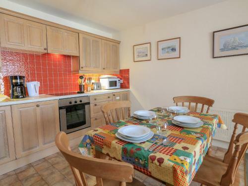 3 The Salcombe