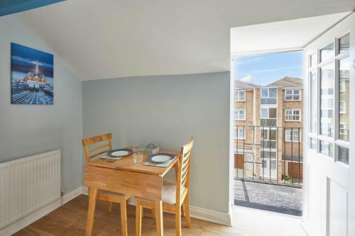 Emerald Hideaway Apartment