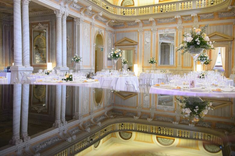Hotel Monaco And Grand Canal