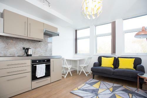 Modern 1 Bedroom Apartment In City Centre