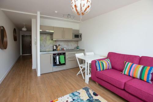 Modern 1 Bedroom Apartment In City Centre