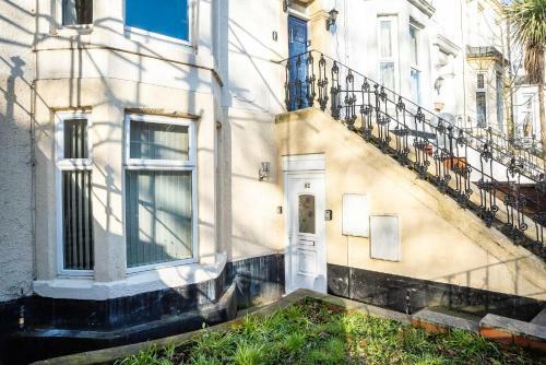 Beautiful Marine Park 2 Bedroom Apartment