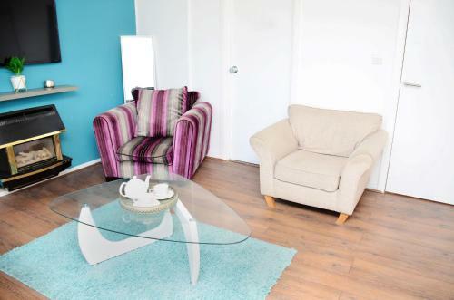 Hostal (7sm-12)dreams Serviced Accommodations- Staines/heathrow