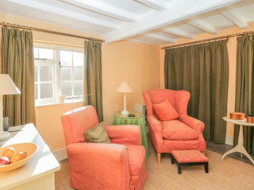 23 Clifford Chambers