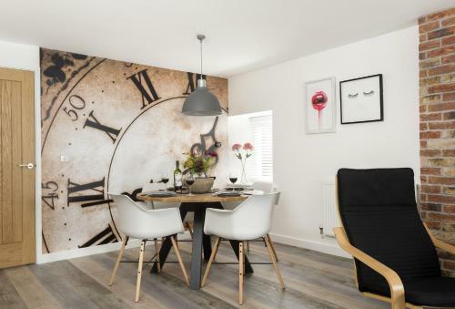 The Old Antique Shop